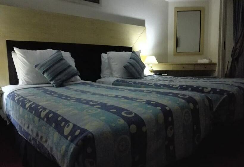 اتاق استاندارد یک نفره, Aracan Pyramid