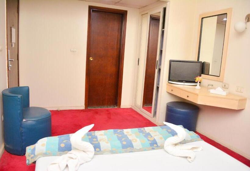 اتاق اکونومی, Aracan Pyramid