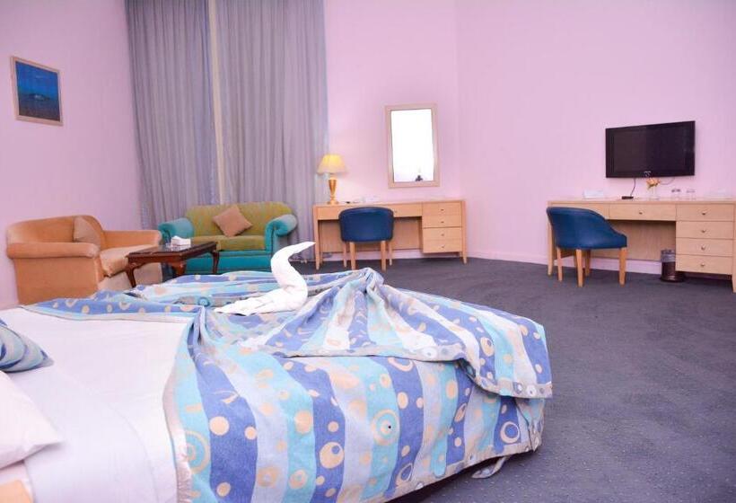 اتاق خانوادگی, Aracan Pyramid