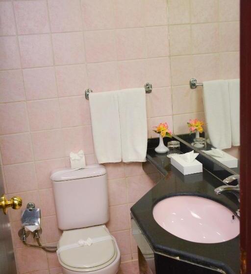 اتاق اکونومی یک تخته, Aracan Pyramid