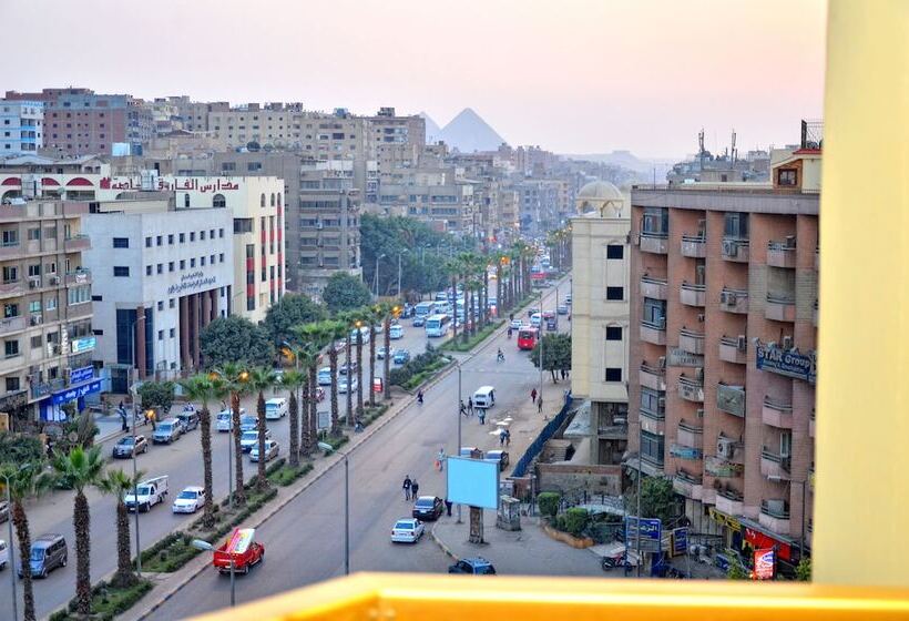 اتاق استاندارد سه نفره, Aracan Pyramid