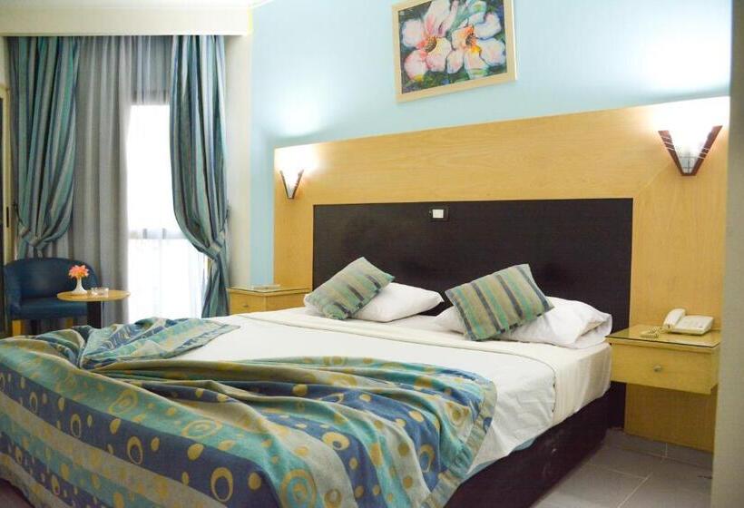 اتاق استاندارد یک نفره, Aracan Pyramid