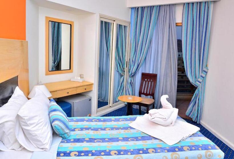 اتاق استاندارد یک نفره, Aracan Pyramid