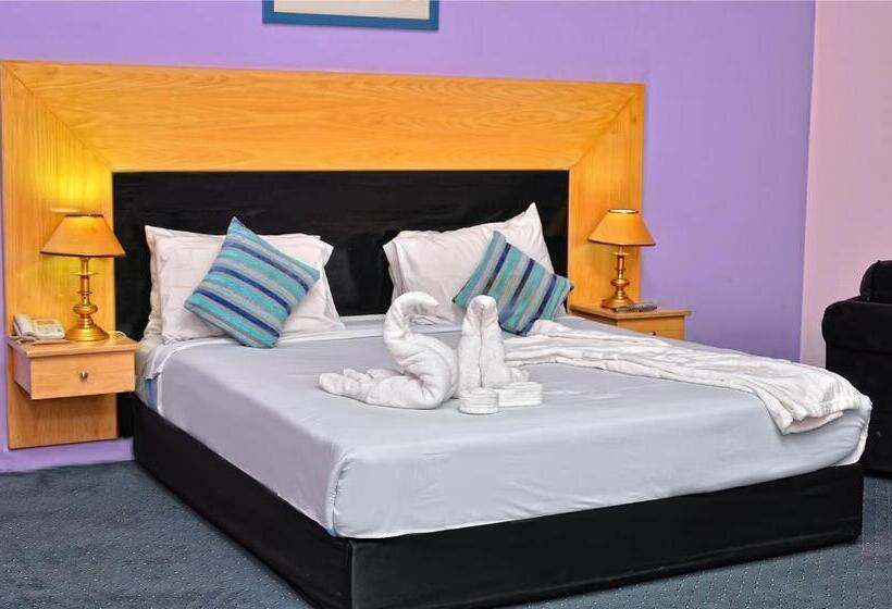 اتاق خانوادگی, Aracan Pyramid