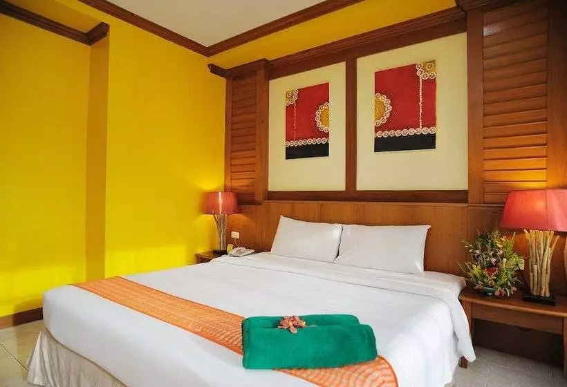 اتاق سوپریور, Baumanburi Hotel Patong