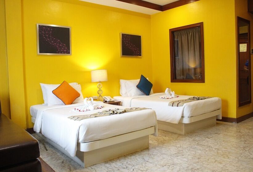 Номер Superior, Baumanburi Hotel Patong