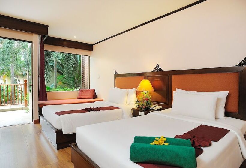 Номер Deluxe, Baumanburi Hotel Patong