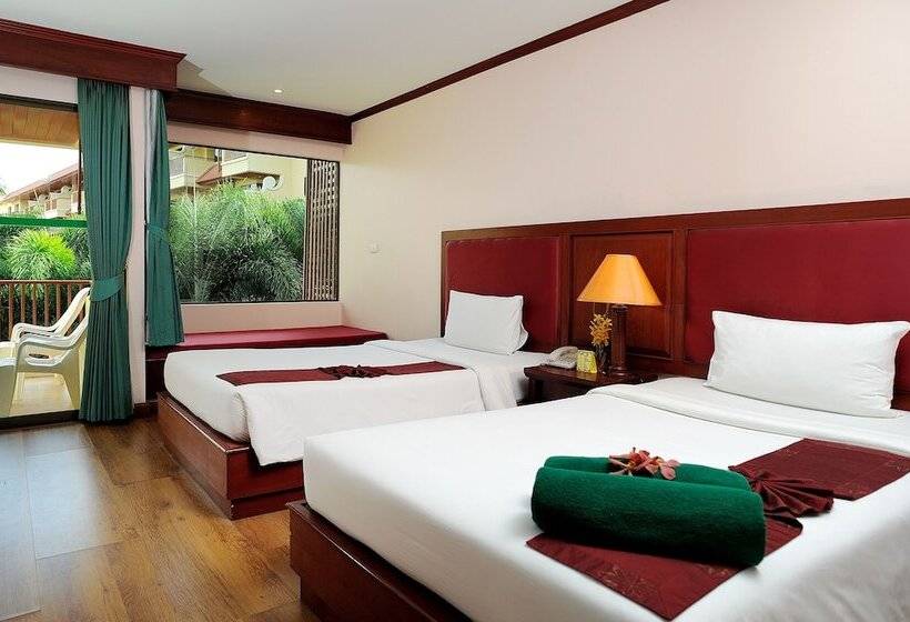 Номер Deluxe, Baumanburi Hotel Patong