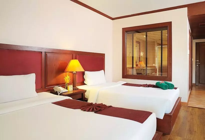 اتاق لوکس, Baumanburi Hotel Patong