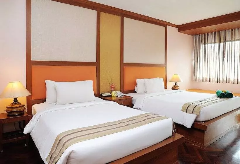 اتاق لوکس, Baumanburi Hotel Patong