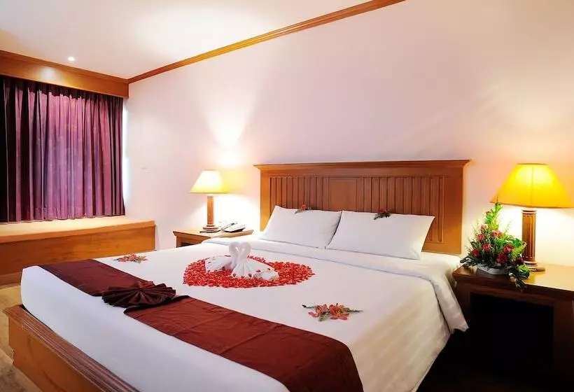اتاق لوکس, Baumanburi Hotel Patong