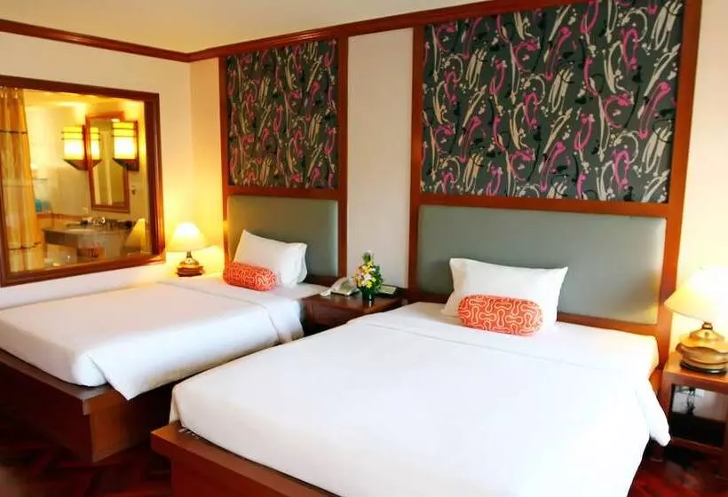 اتاق لوکس, Baumanburi Hotel Patong