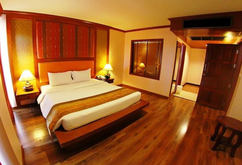 Люкс Семейный 2 Спальни, Baumanburi Hotel Patong