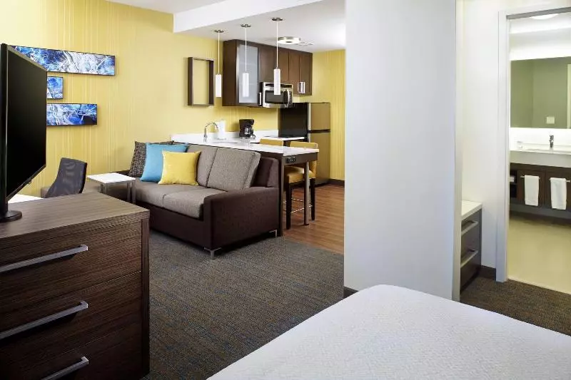 اتاق سوپریور, Baumanburi Hotel Patong