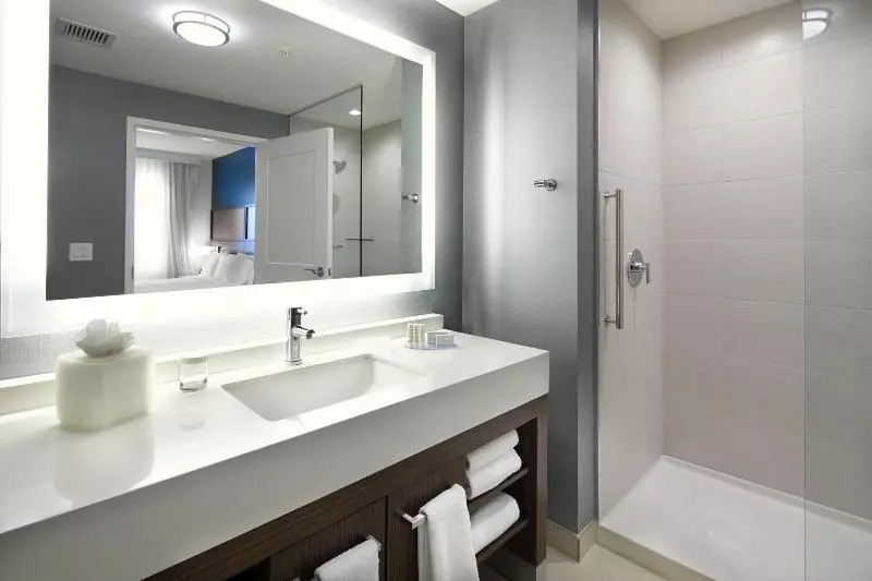 اتاق سوپریور, Baumanburi Hotel Patong