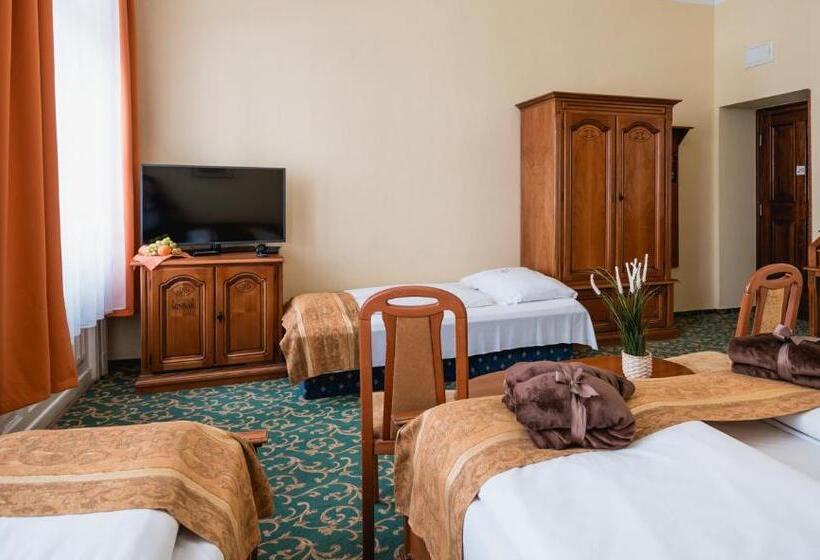 Четырехместный Номер Стандарт, City Hotel Unio Superior