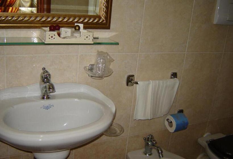 غرفة إقتصادية, D Angelo Palace