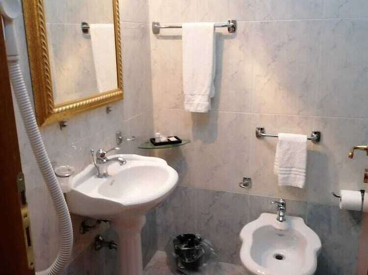 غرفة قياسية, D Angelo Palace