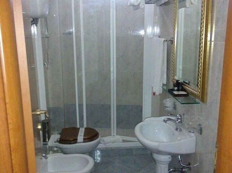 غرفة قياسية, D Angelo Palace