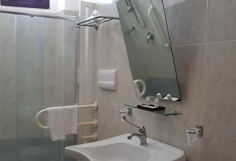 غرفة إقتصادية, D Angelo Palace