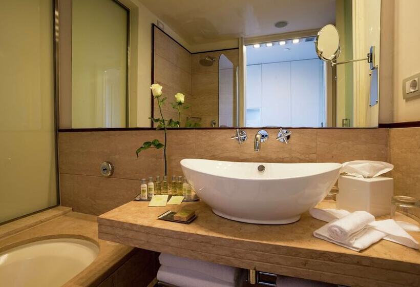 اتاق استاندارد, Doubletree by Hilton Florence Metropole