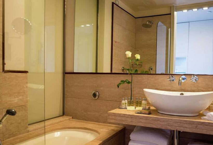 اتاق استاندارد, Doubletree by Hilton Florence Metropole