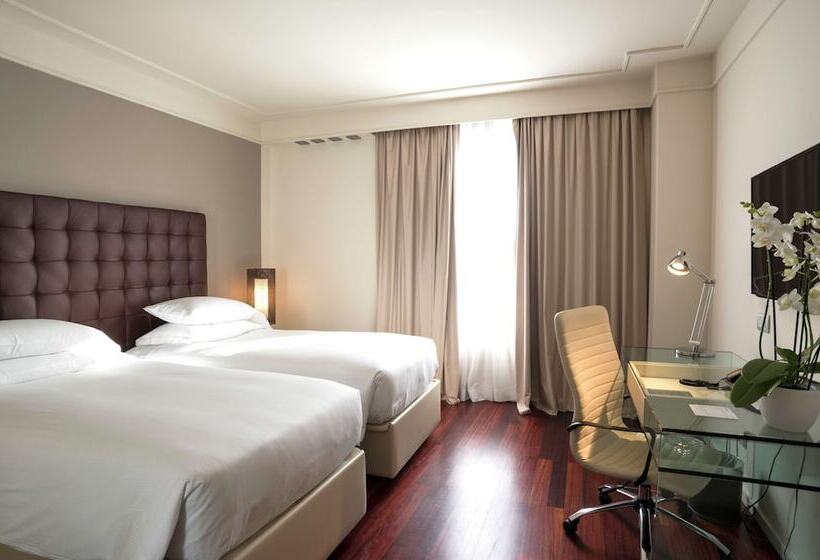 اتاق استاندارد با چشم‌انداز شهر, Doubletree by Hilton Florence Metropole