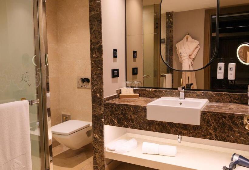 Deluxe Room King Size Bed, Kempinski Hotel The Dome Belek