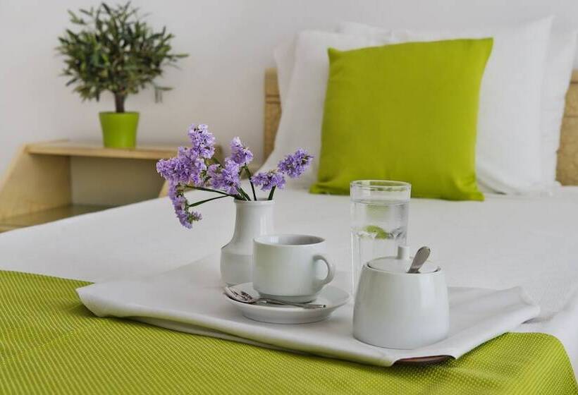 标准单人间, Makarios