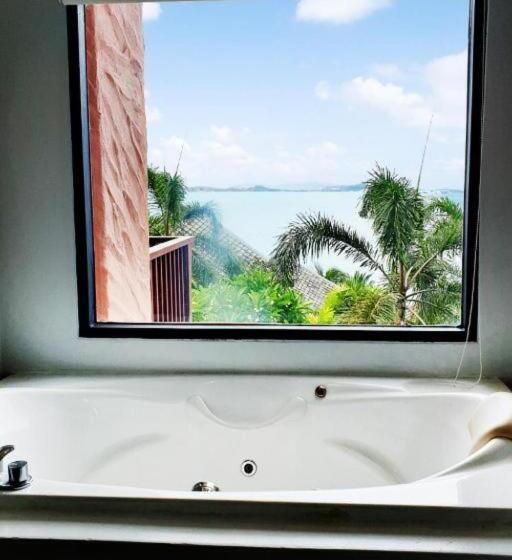 غرفة ديلوكس مطلّة علي البحر, Merit Resort Samui