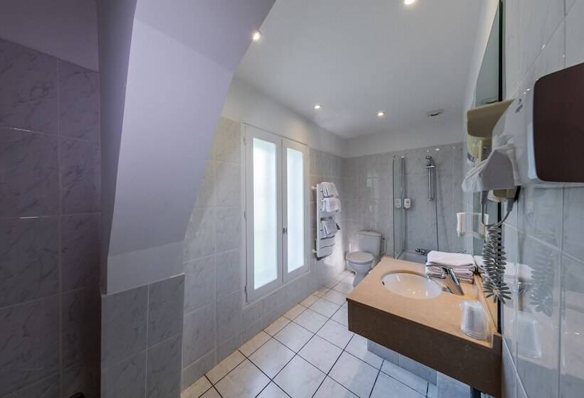 غرفة عائلية, Noemys Neris Montlucon   Hotel Restaurant