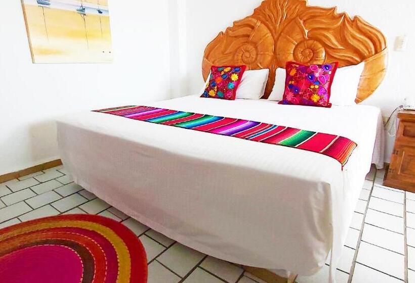 غرفة قياسية, Paloma Del Mar