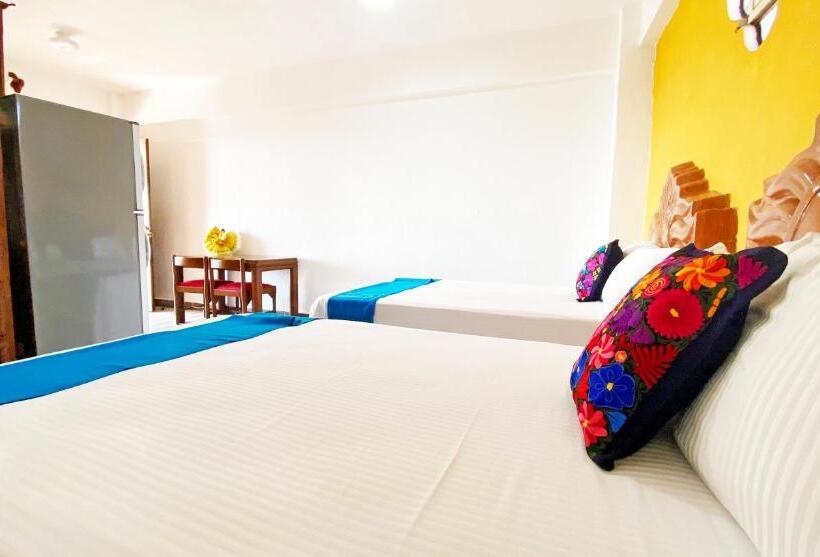 جناح, Paloma Del Mar