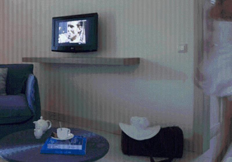 سوییت لوکس, Sirene Blue Luxury Beach Resort