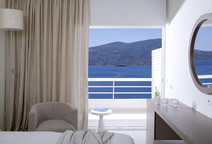 اتاق لوکس سه تخته, Sirene Blue Luxury Beach Resort