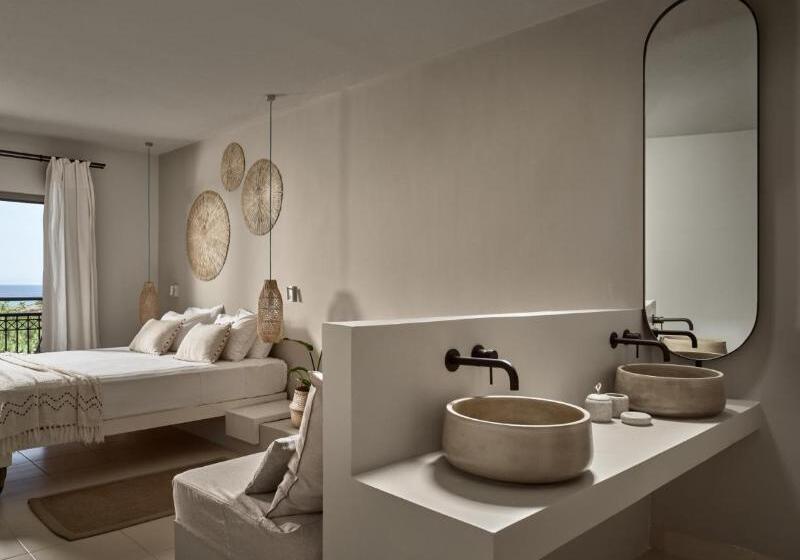 سوییت جونیور با چشم‌انداز دریا, The Bay Hotel & Suites