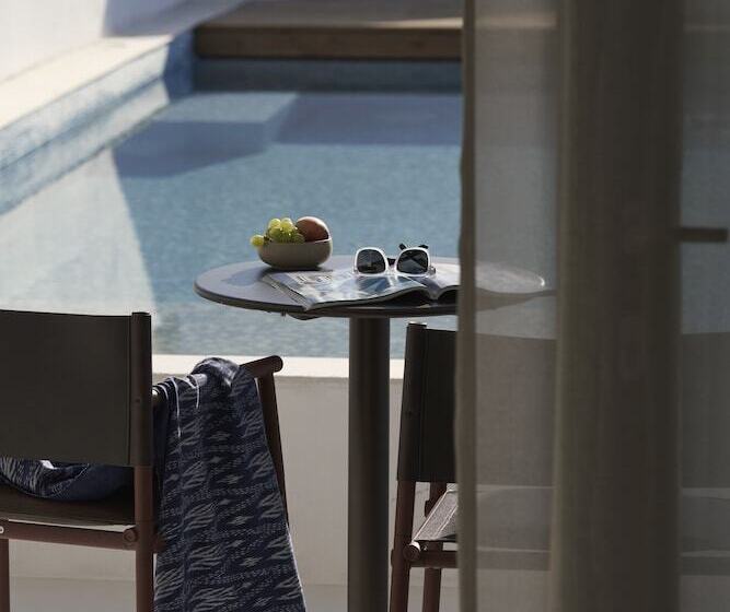 סוויטה עם בריכה, Andronis Minois