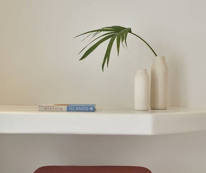 סוויטה דלוקס, Andronis Minois