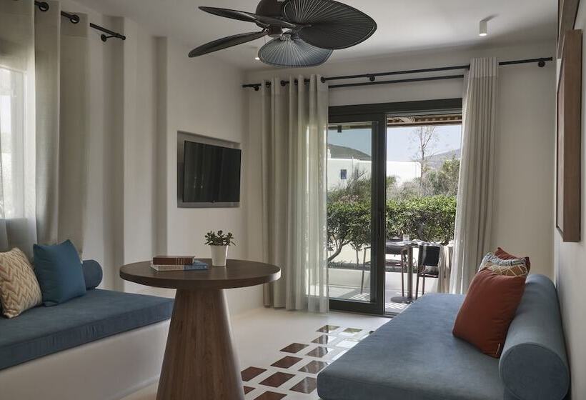 סוויטה נוף לים, Andronis Minois