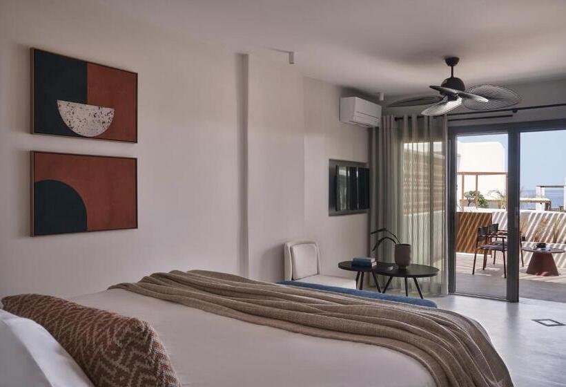 סוויטה נוף לבריכה, Andronis Minois