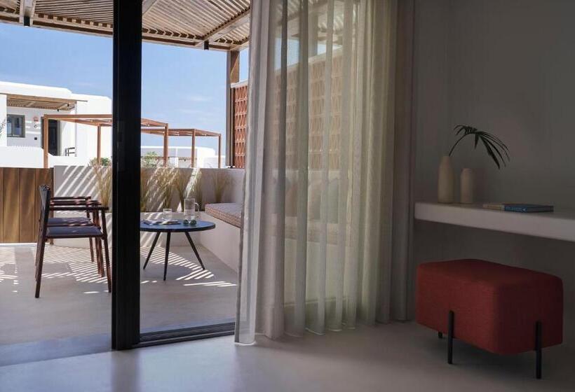 סוויטה נוף לבריכה, Andronis Minois