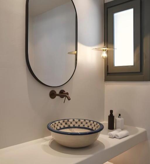 סוויטה נוף לים, Andronis Minois