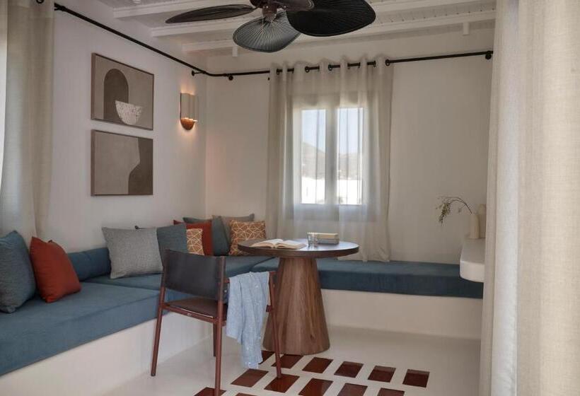 סוויטה דלוקס, Andronis Minois