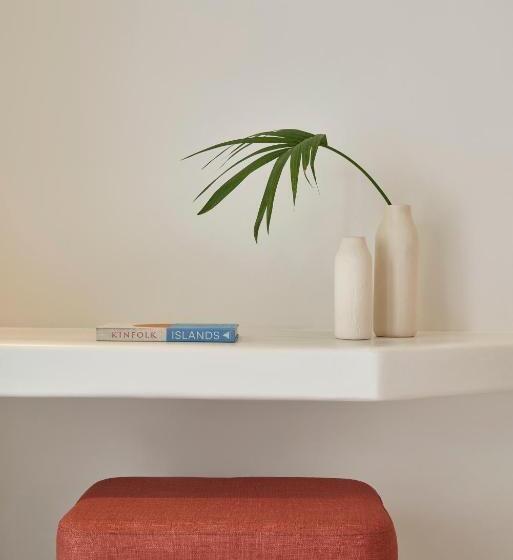 סוויטה דלוקס, Andronis Minois