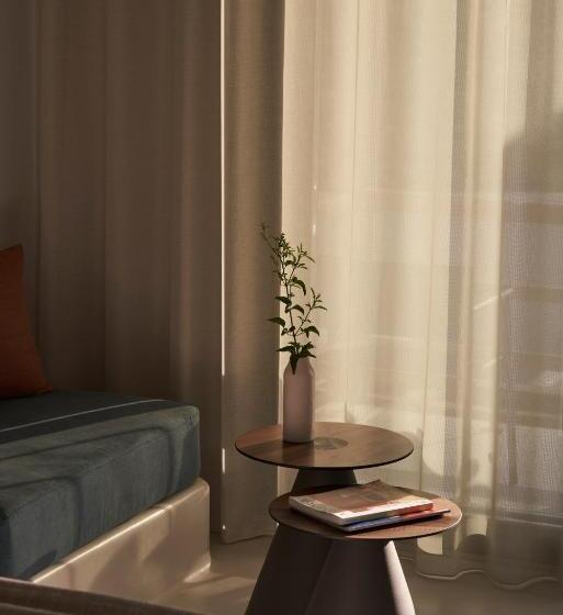 סוויטה נוף לגינה, Andronis Minois