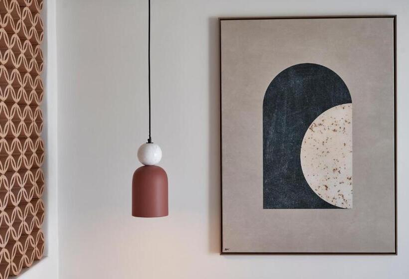 סוויטה נוף לגינה, Andronis Minois