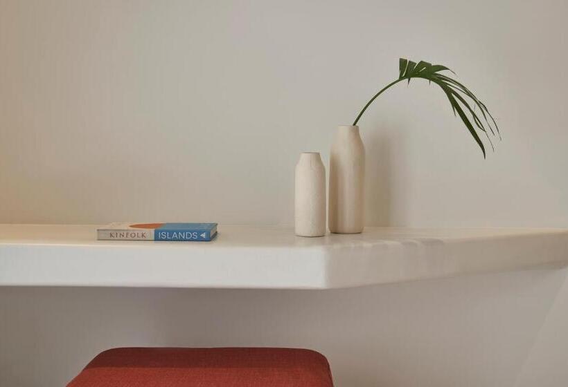 סוויטה נוף לים, Andronis Minois