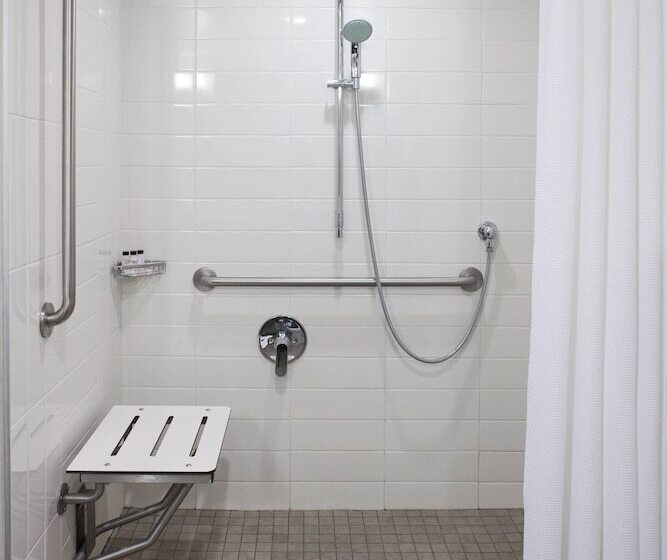 غرفة قياسية سرير مزدوج, Delta Hotels By Marriott Fredericton