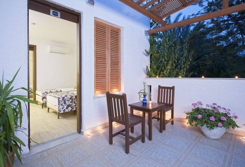 بنجلو قياسى, Club Kastalia Holiday Village   All Inclusive