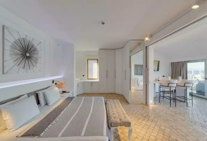 Deluxe Suite Sea View